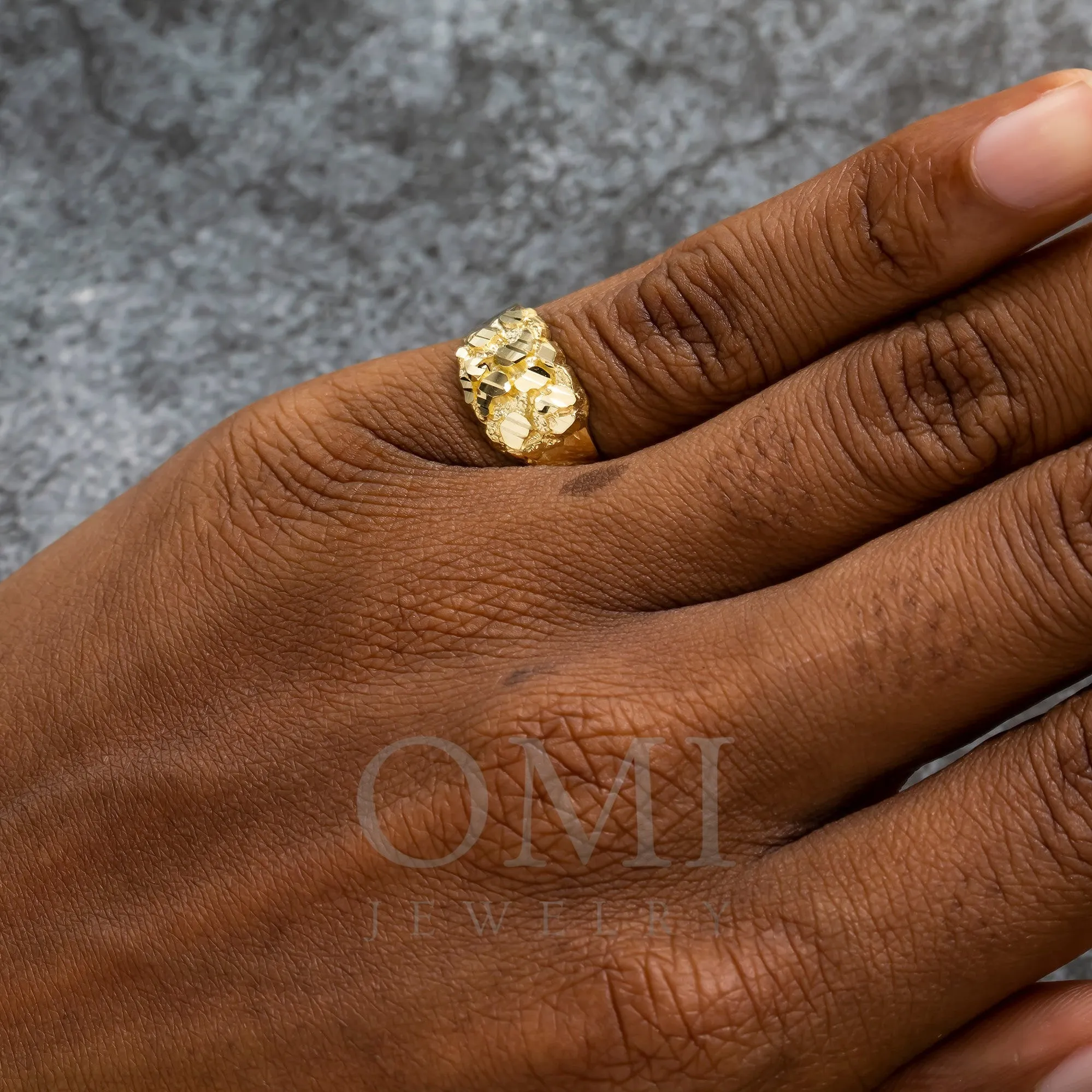 10K GOLD NUGGET RING 2.3G