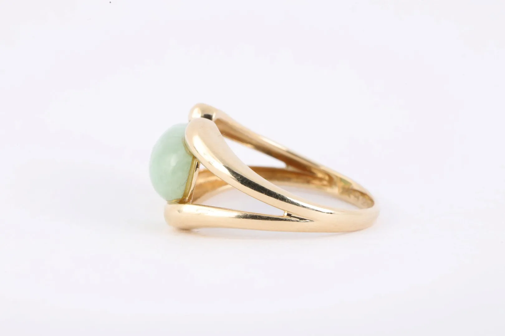 14k Yellow Gold 4.98tcw Jadeite Saddle Ring Size 8 (3.71g.)