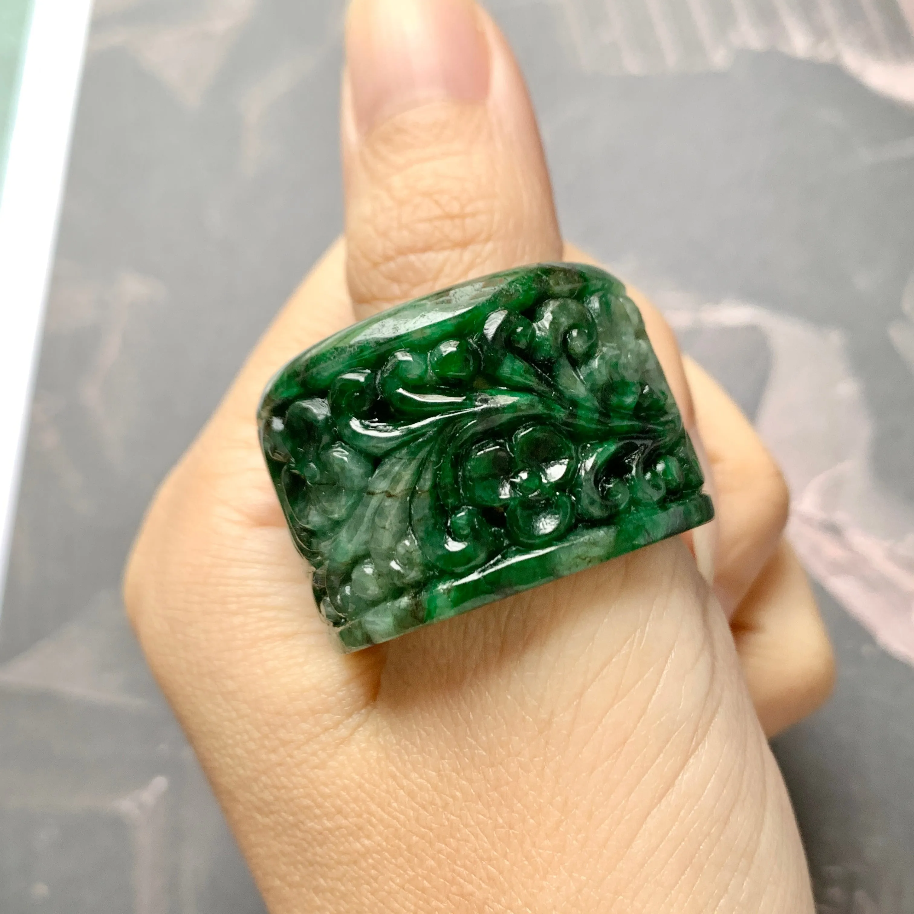 22.3mm A-Grade Natural Floral Imperial Green Jadeite Forest Foliage Archer Ring Band No.162273