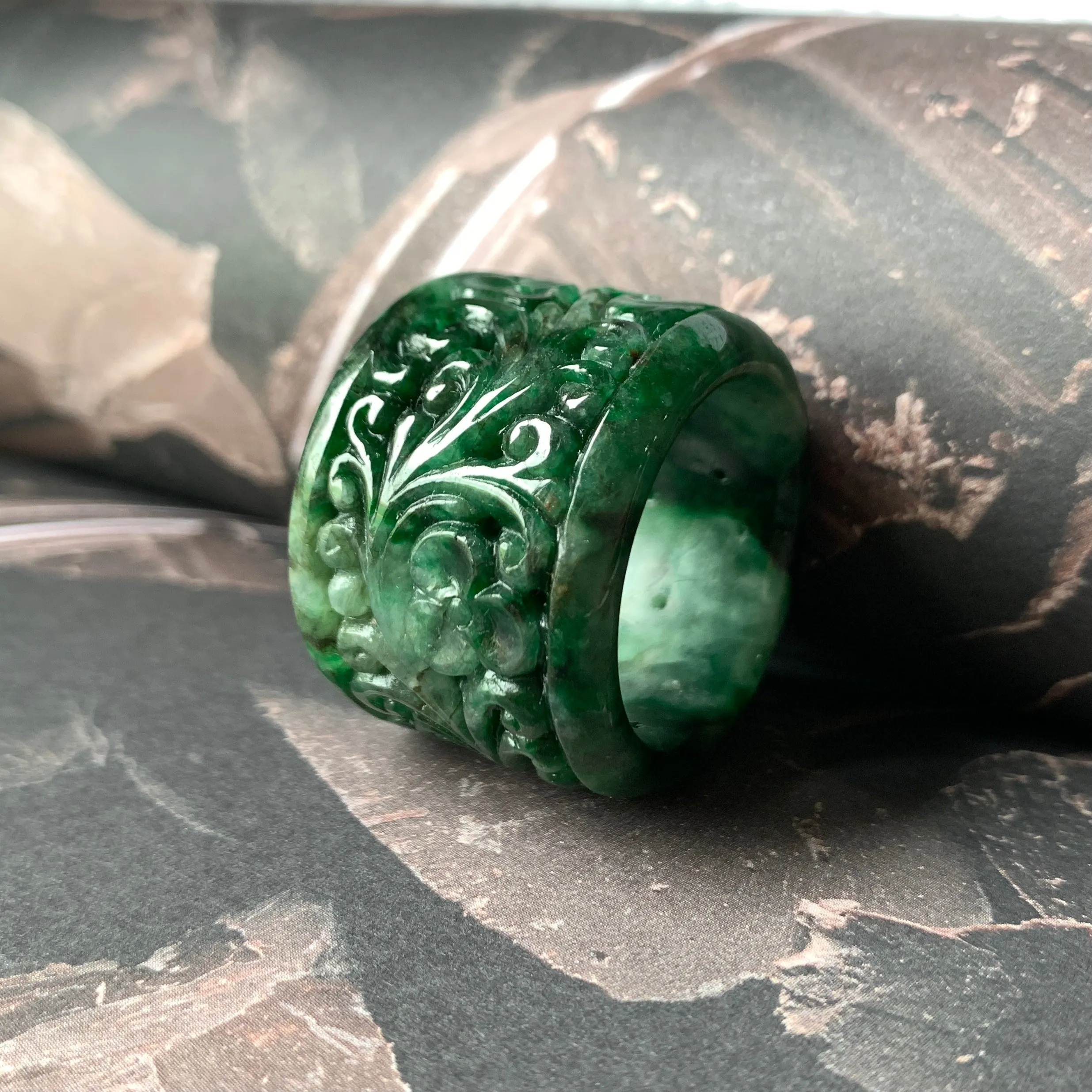 22.3mm A-Grade Natural Floral Imperial Green Jadeite Forest Foliage Archer Ring Band No.162273