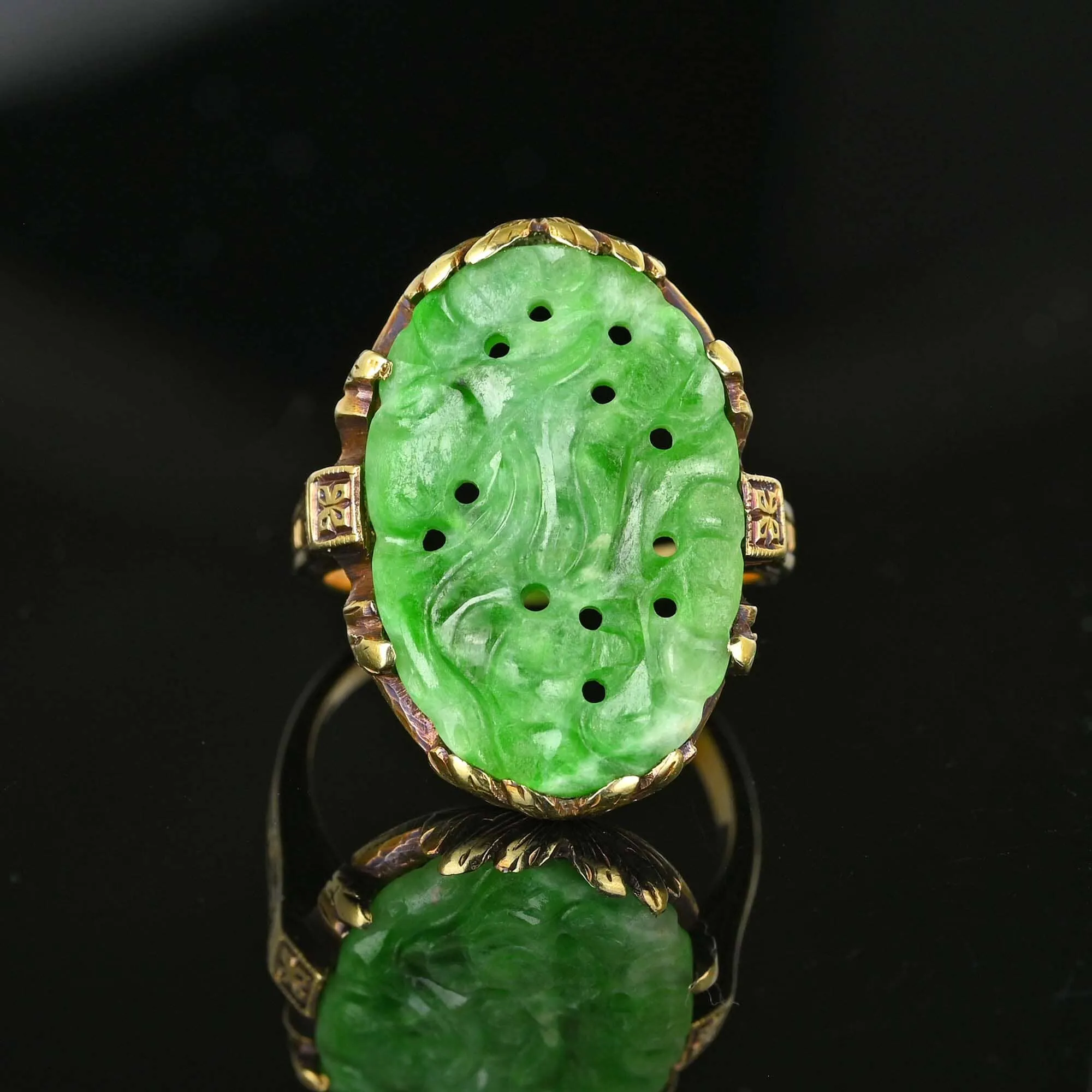 Art Deco 14K Gold Pierced Carved Jade Ring