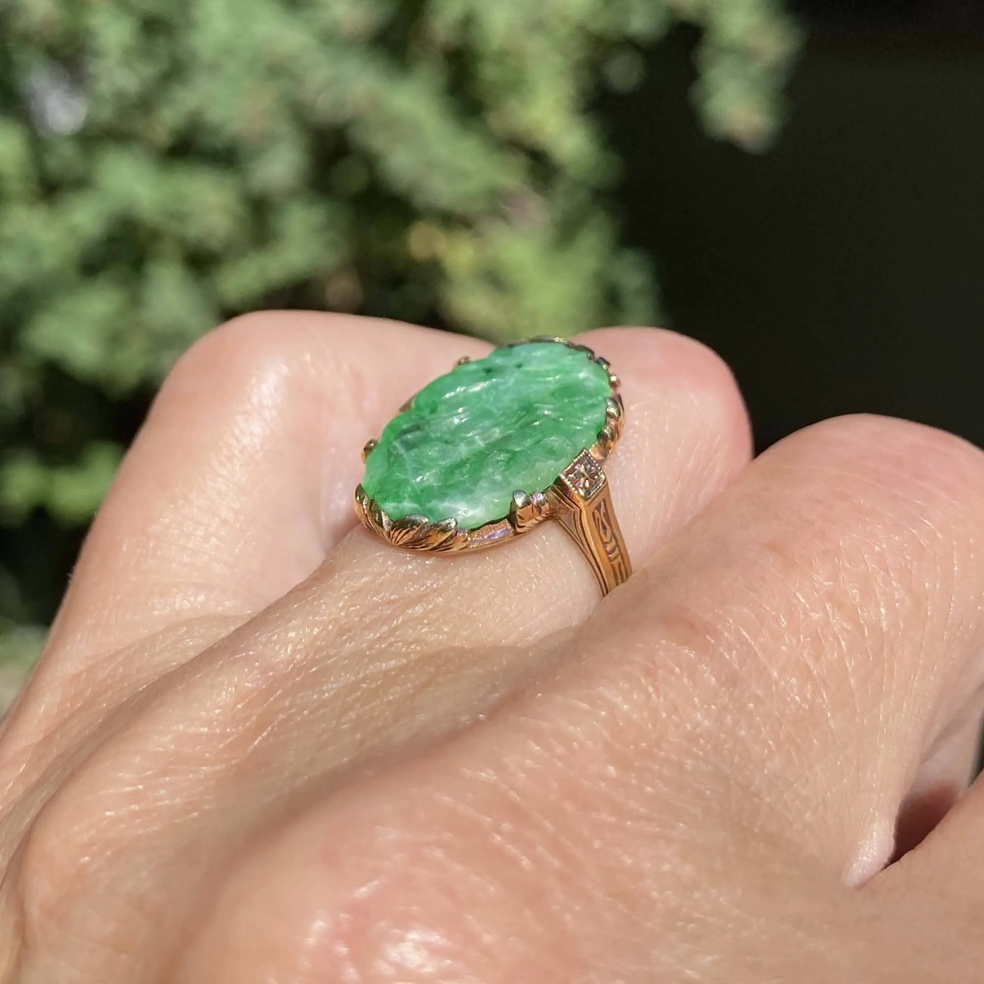 Art Deco 14K Gold Pierced Carved Jade Ring