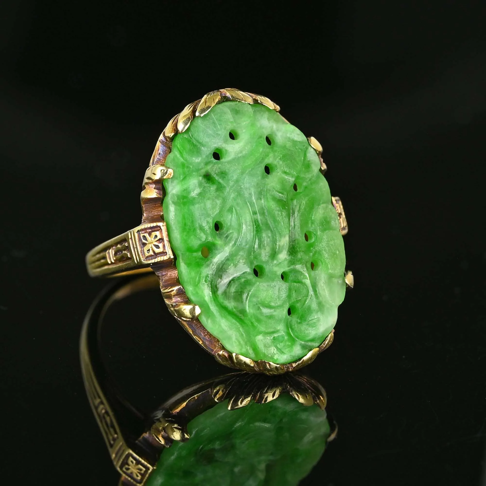 Art Deco 14K Gold Pierced Carved Jade Ring