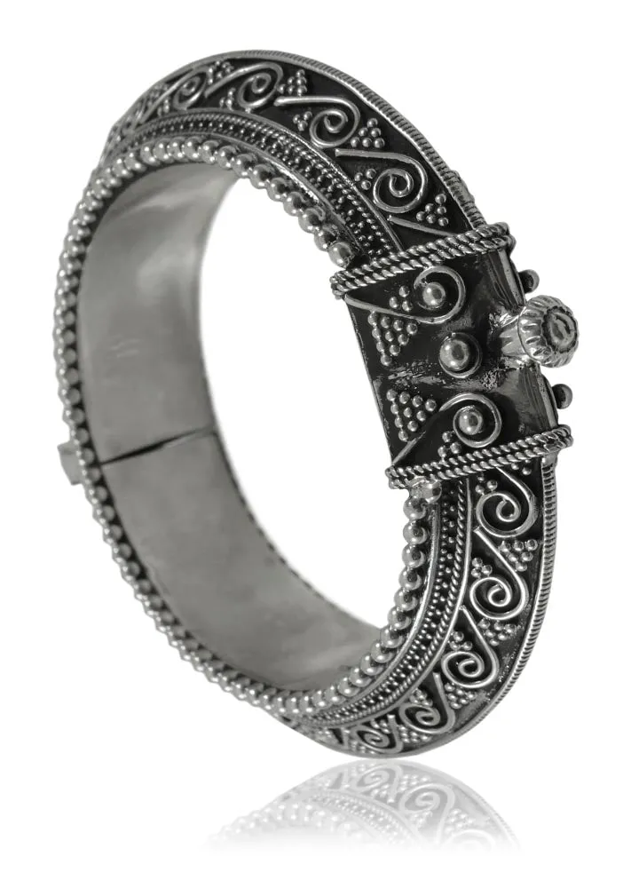 Balinese Screw Lock Bangle