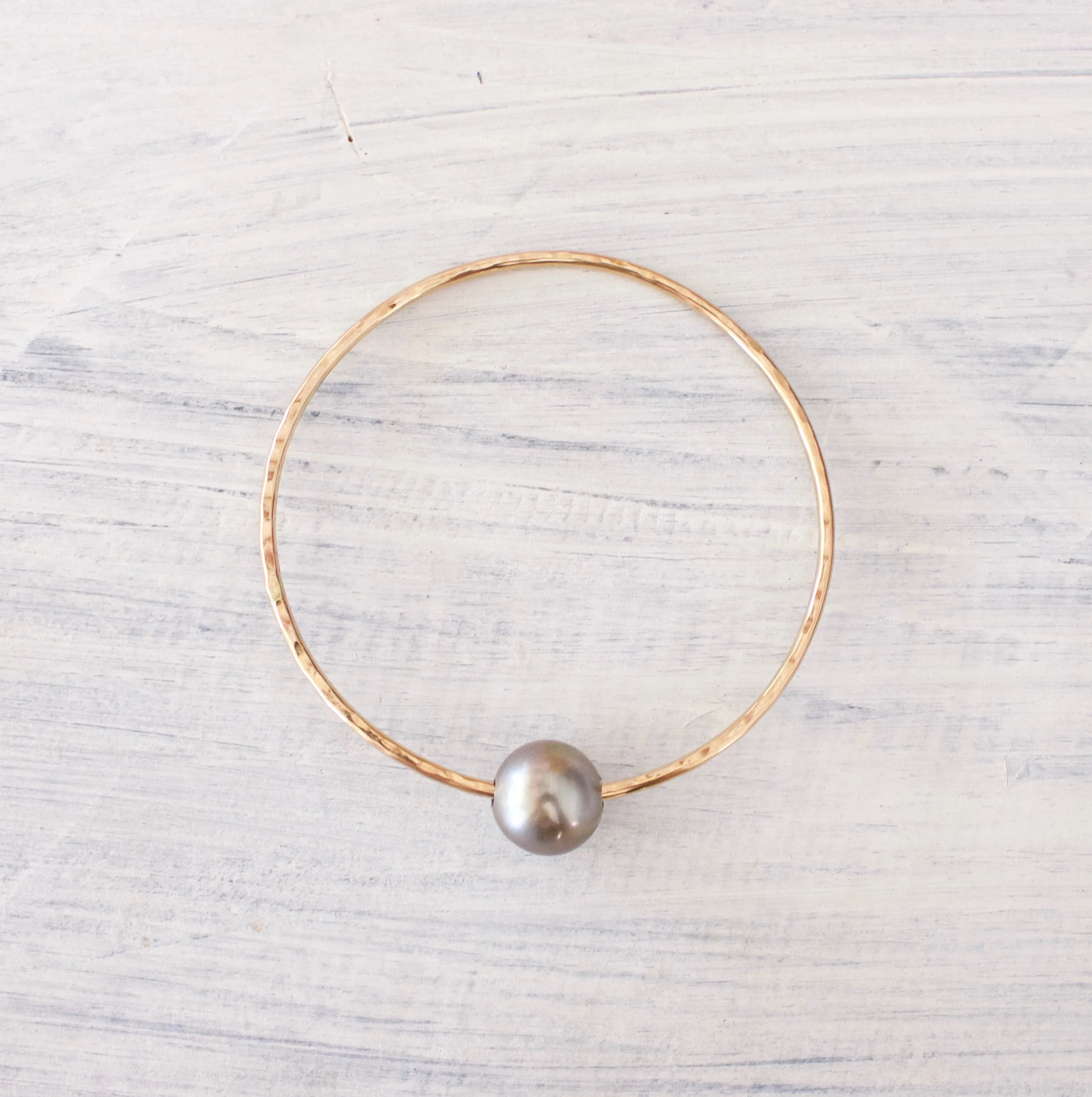 Black Beauty (Tahitian Pearl Bangle)