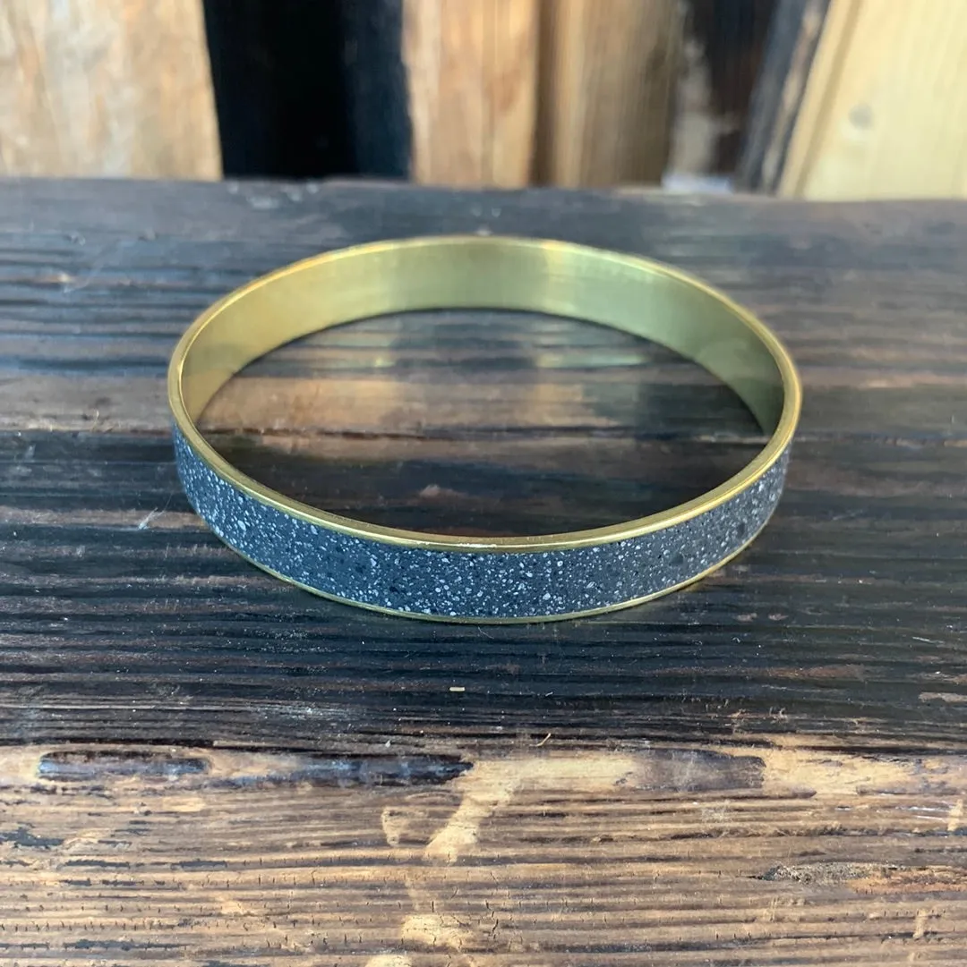 Broad Gauge Bangle Bracelet BRASS   CONCRETE Black