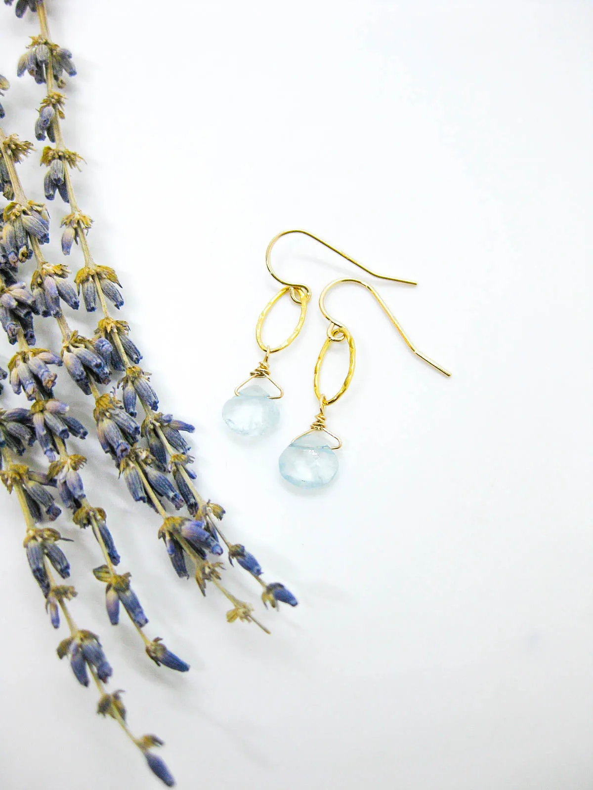 Chrysanthe: Aquamarine Earrings - e589