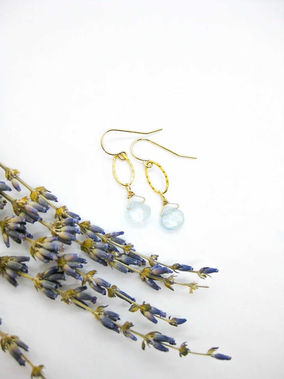 Chrysanthe: Aquamarine Earrings - e589