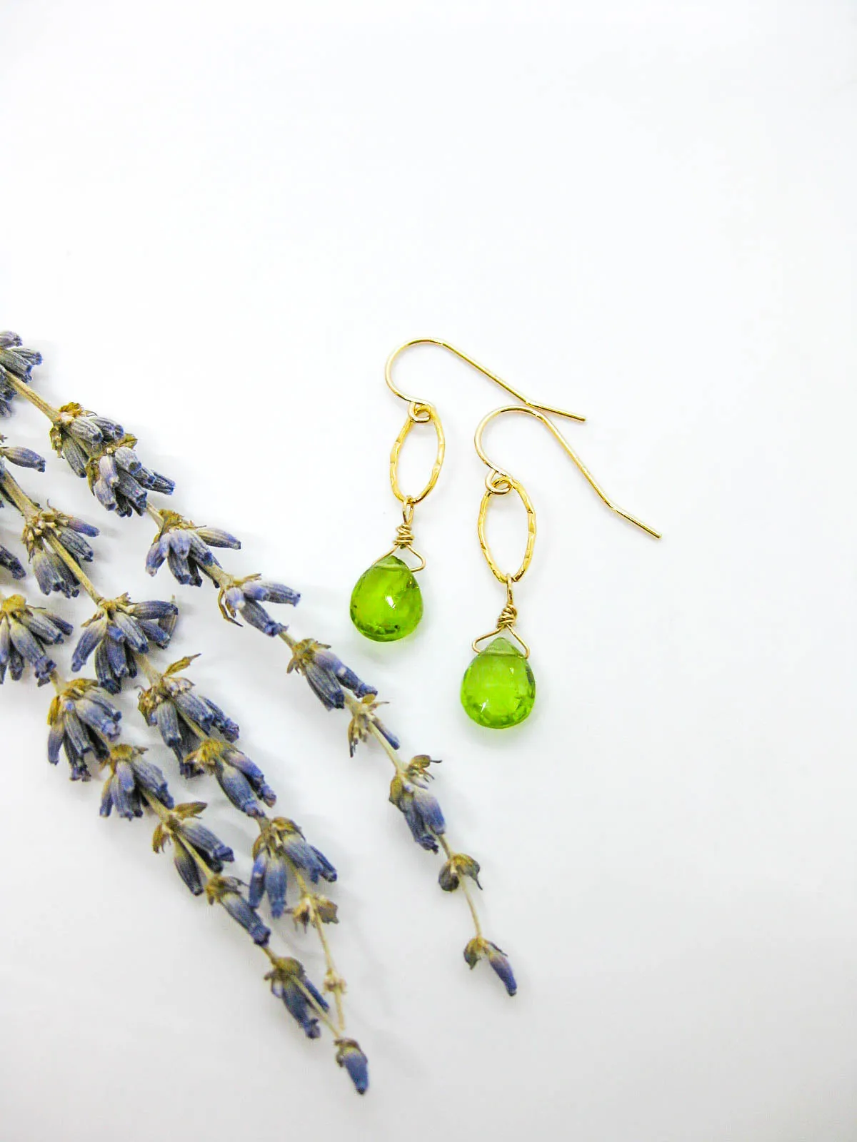 Chrysanthe: Peridot Earrings - e707