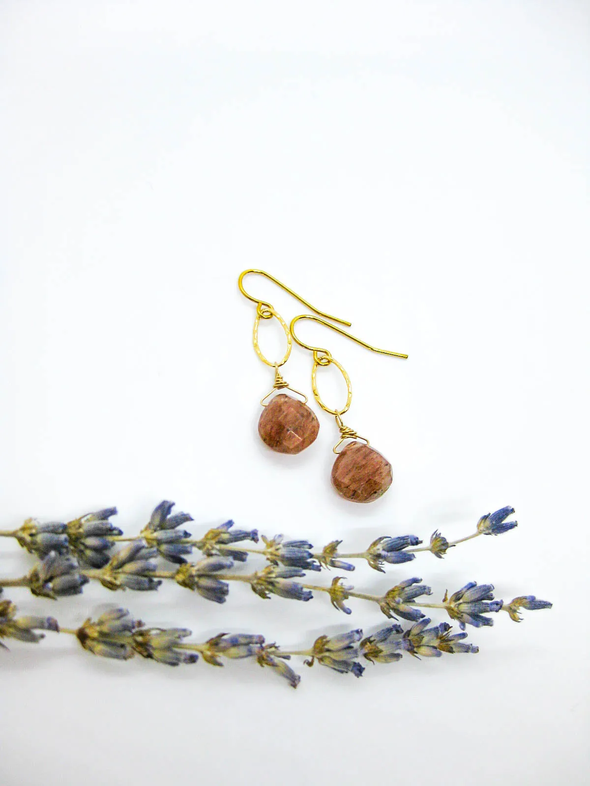 Chrysanthe: Sunstone Earrings - e533