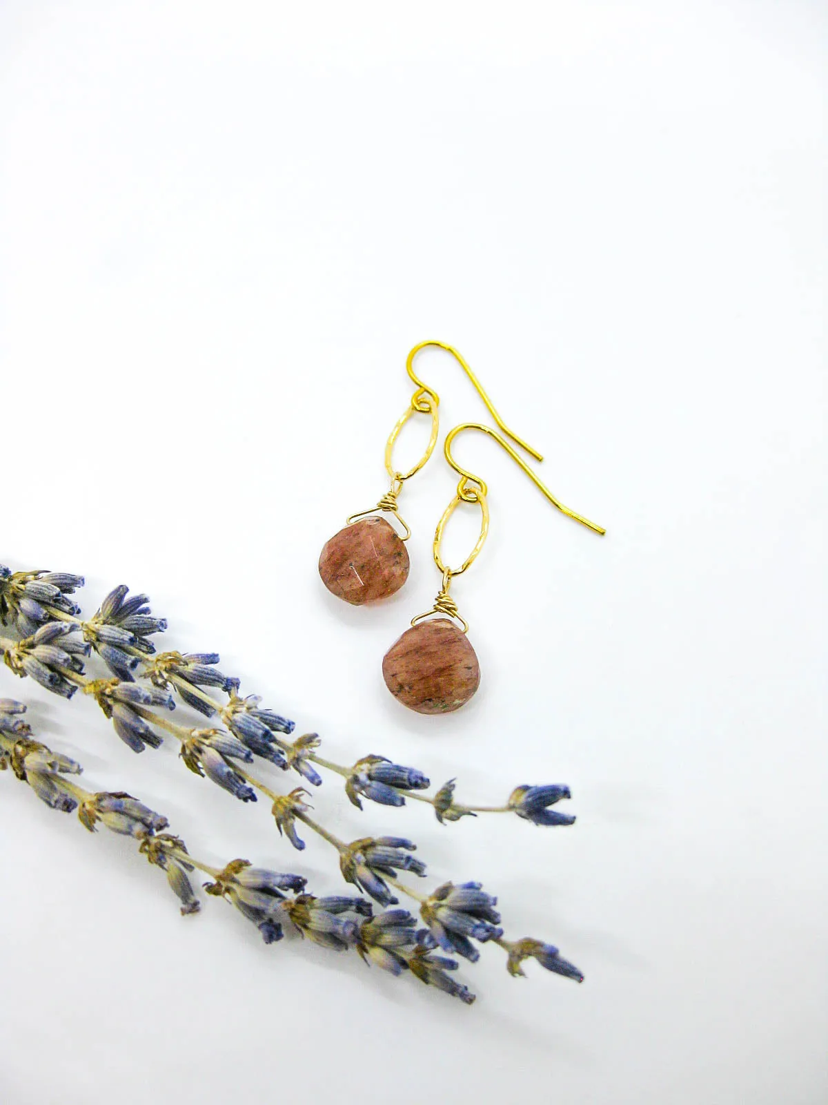 Chrysanthe: Sunstone Earrings - e533