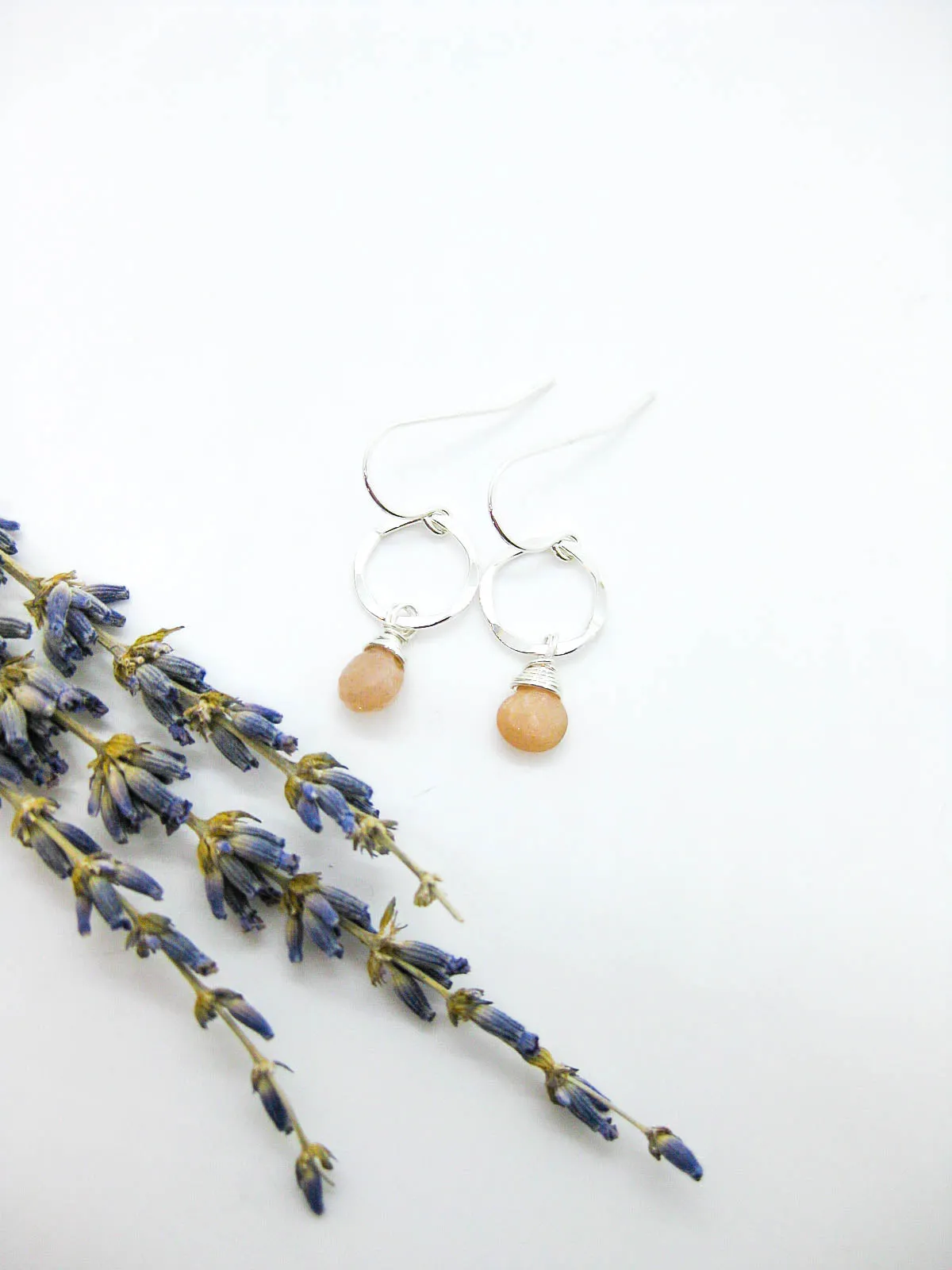 Daisy: Peach Moonstone Earrings - e727