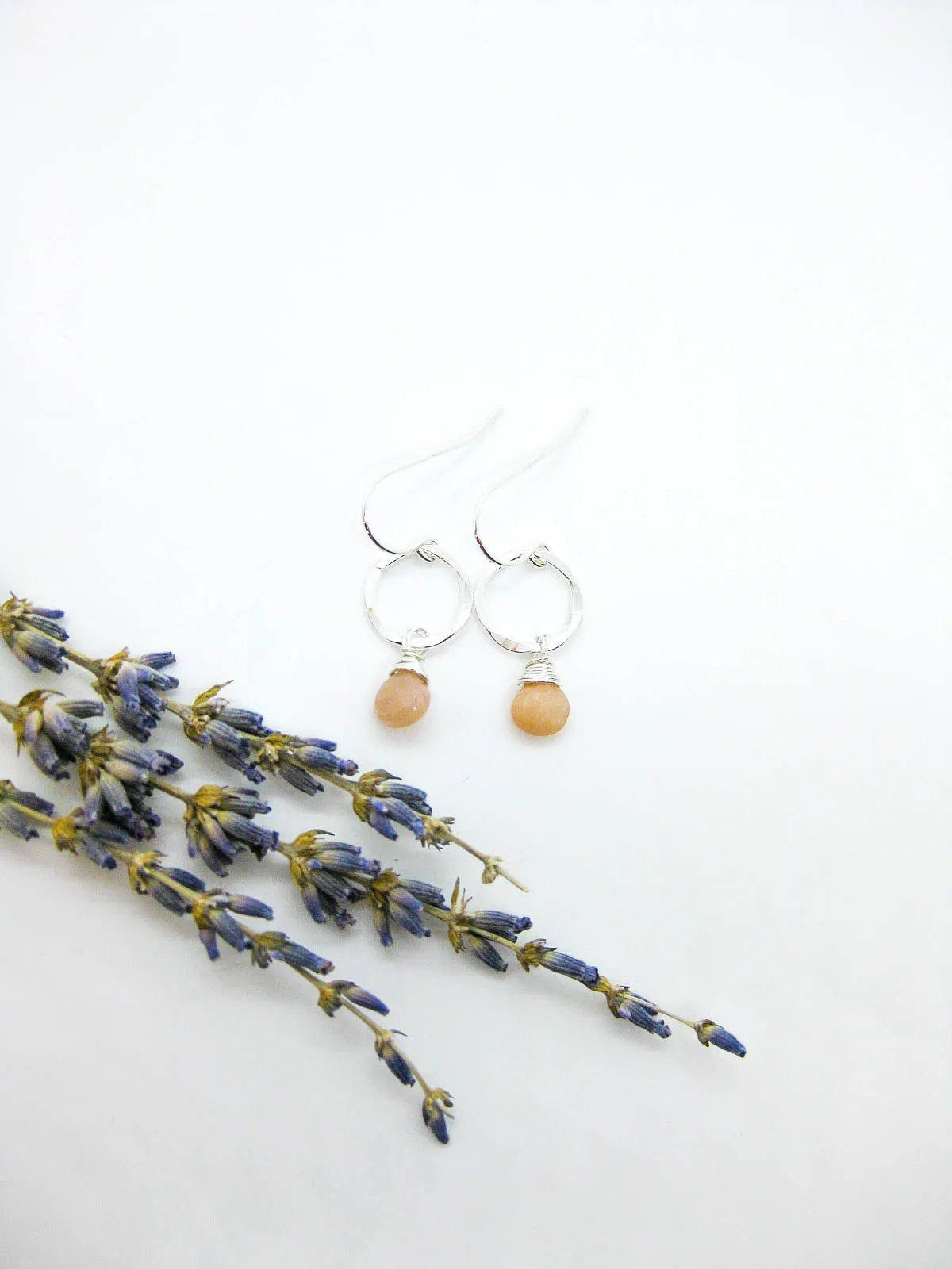 Daisy: Peach Moonstone Earrings - e727