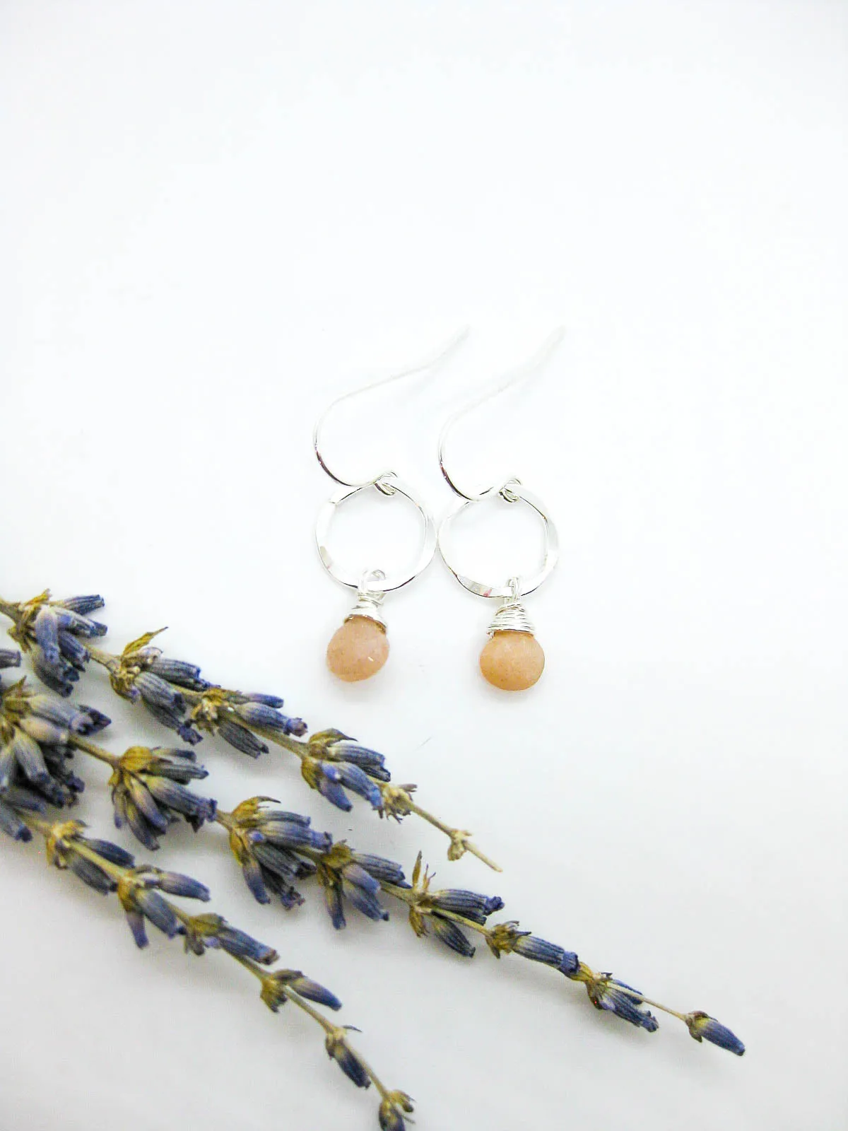 Daisy: Peach Moonstone Earrings - e727