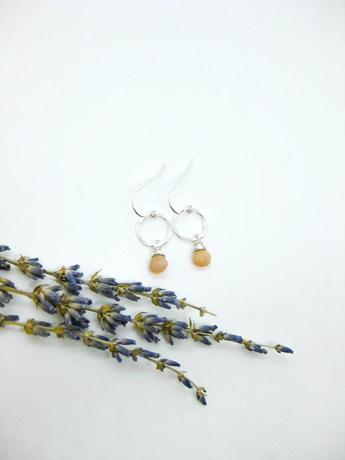 Daisy: Peach Moonstone Earrings - e727