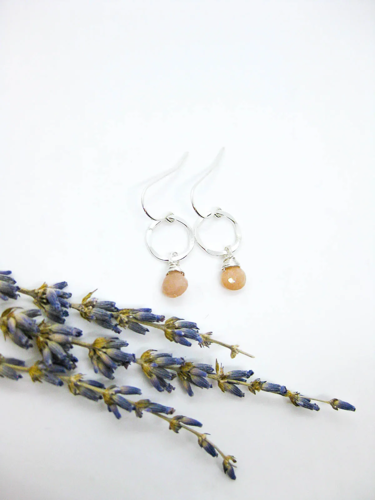 Daisy: Peach Moonstone Earrings - e727