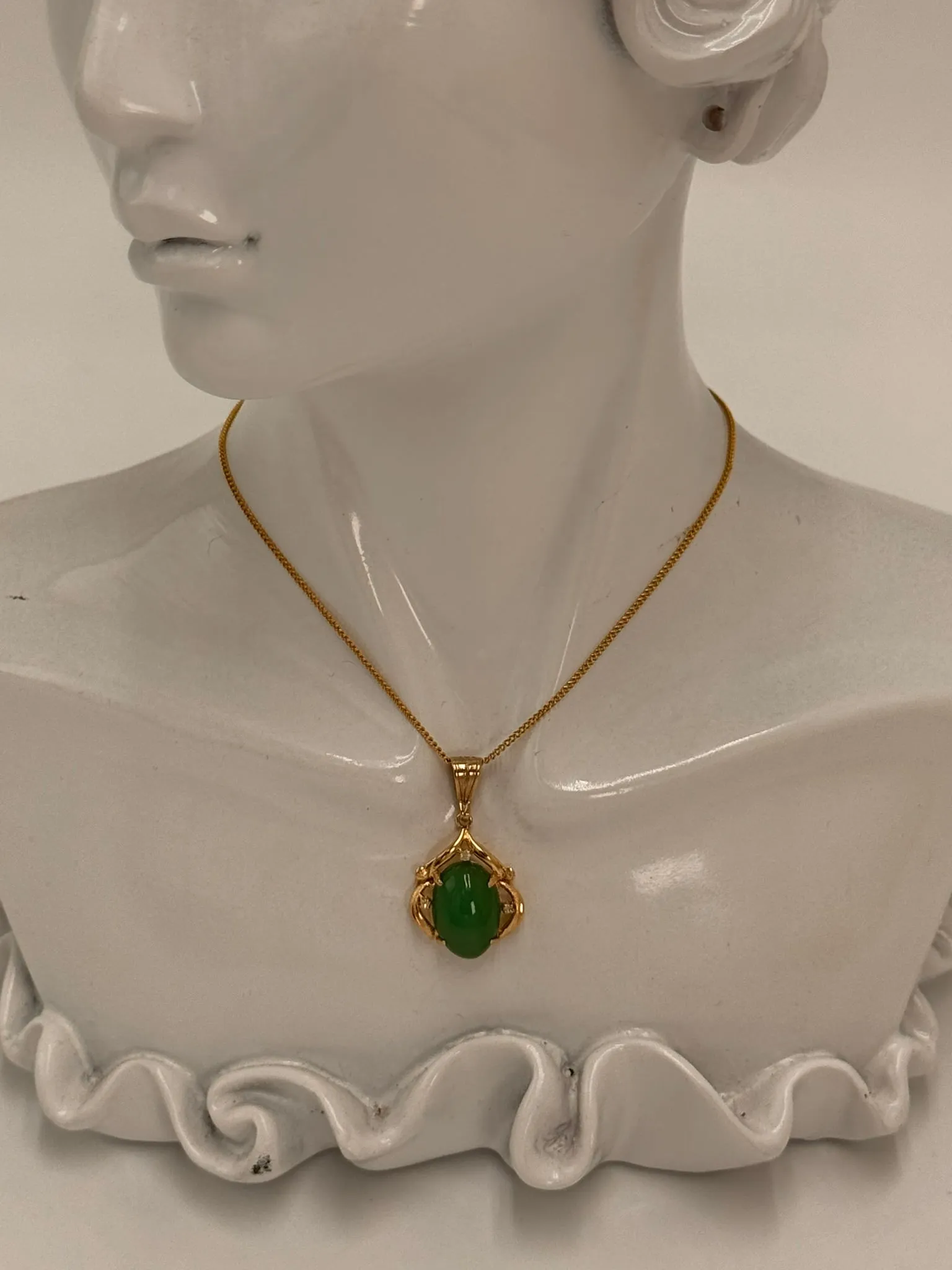 Elegant 9ct Yellow Gold Jade and Diamond Pendant - Timeless Beauty