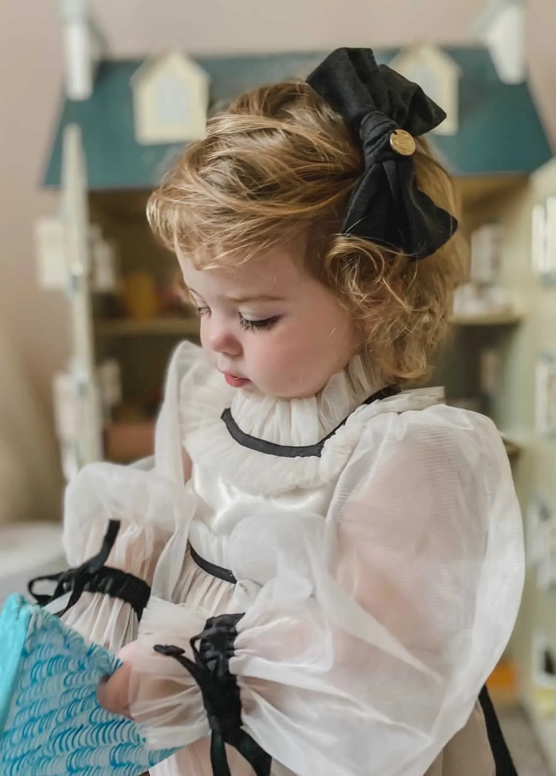 Emma Linen Hair Bow