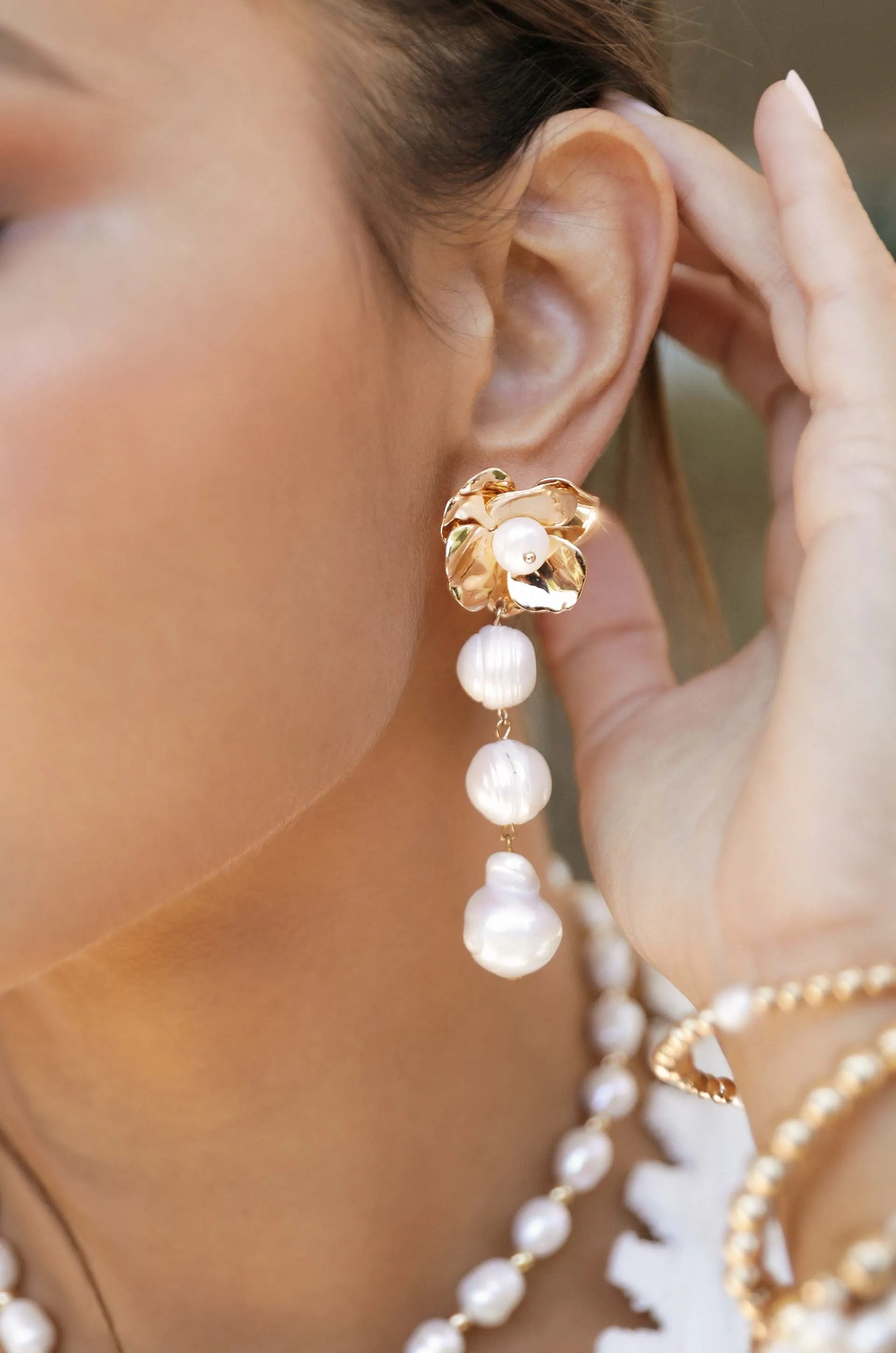 Pearl And Floral Earrings - 18k Gold Plated