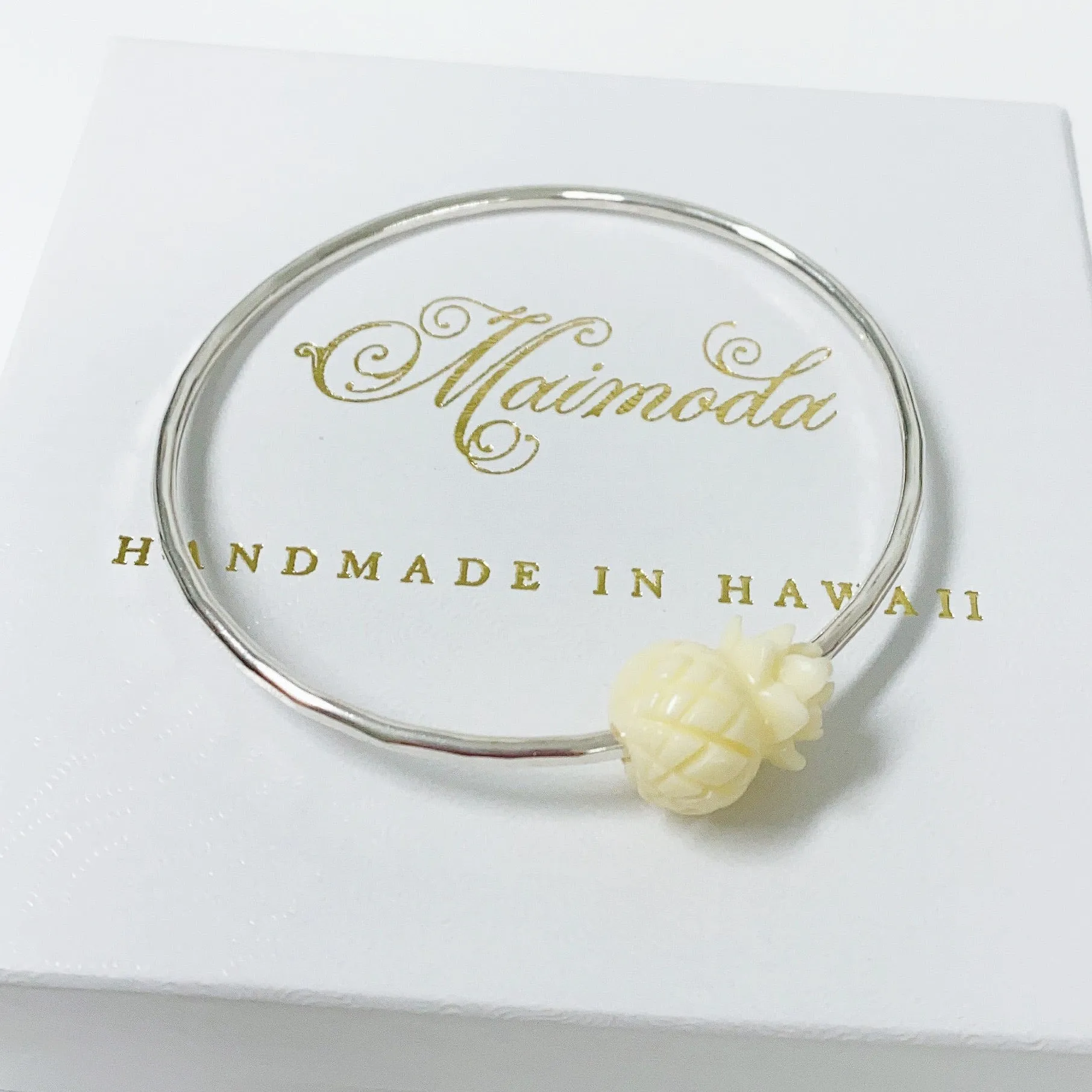 Pineapple bead bangle - resin pineapple (B427)