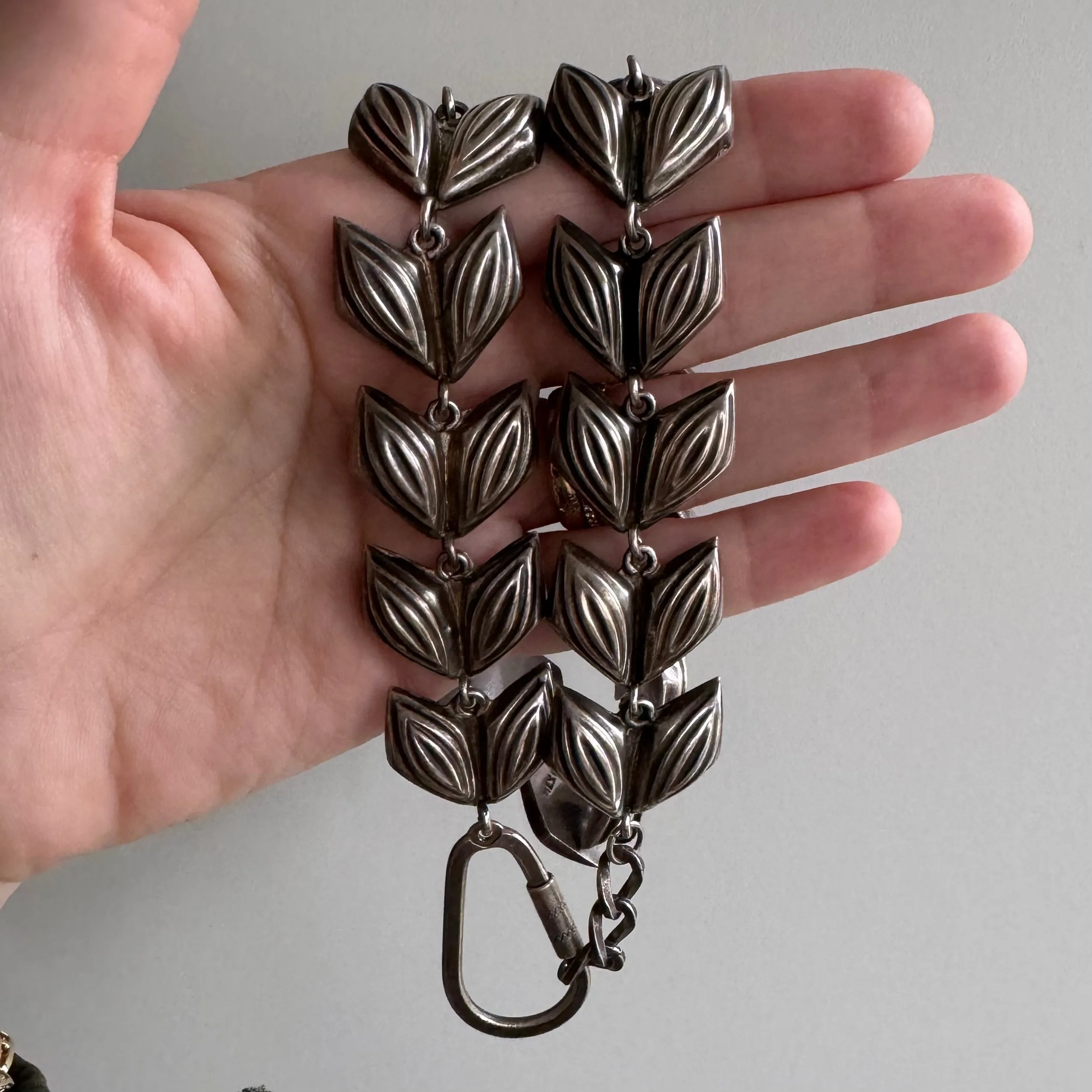 reimagined V I N T A G E // puffy leafy links / sterling silver fancy link Mexico necklace with charm holder clasp / 19, 51g