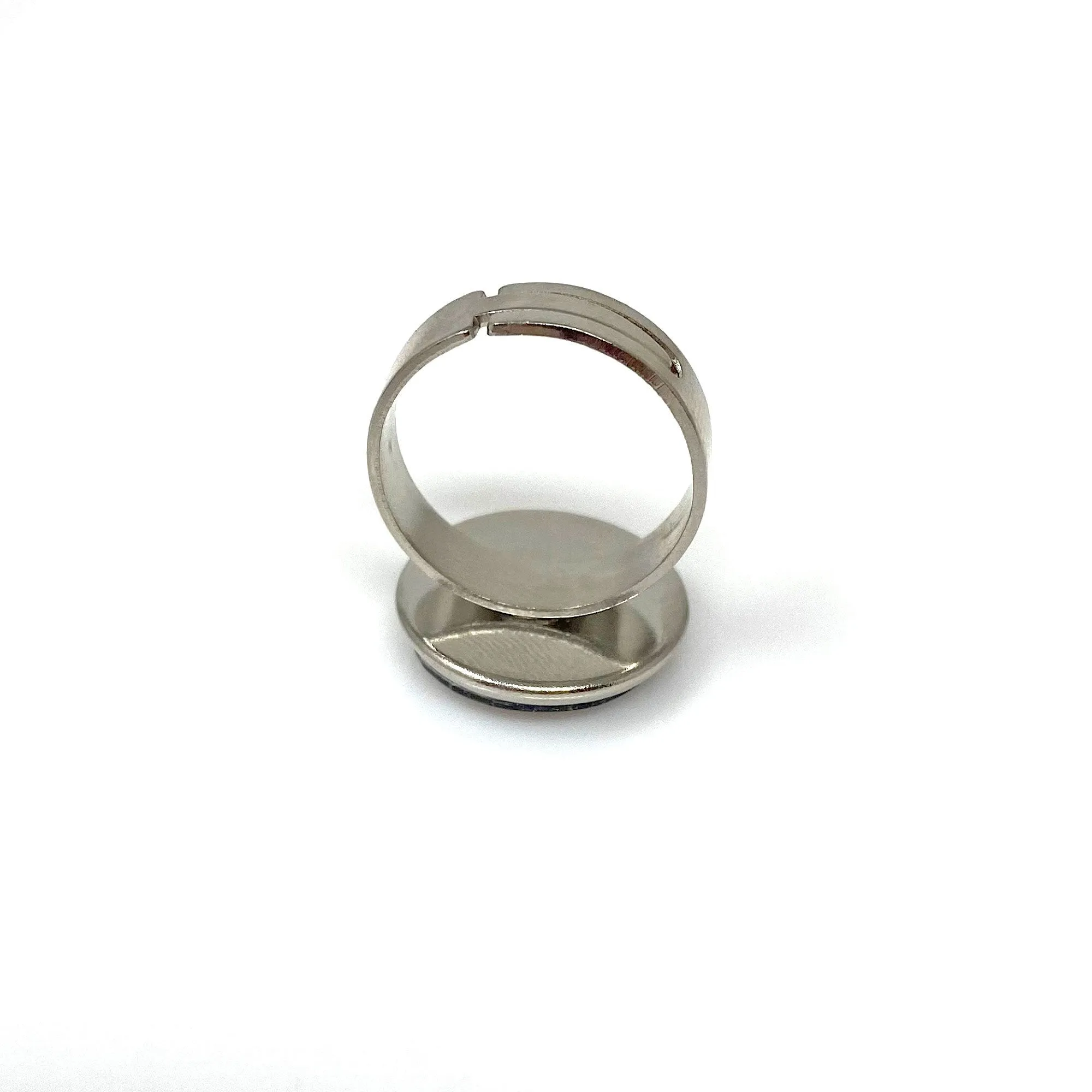 SHIRELLE white mother of pearl ring