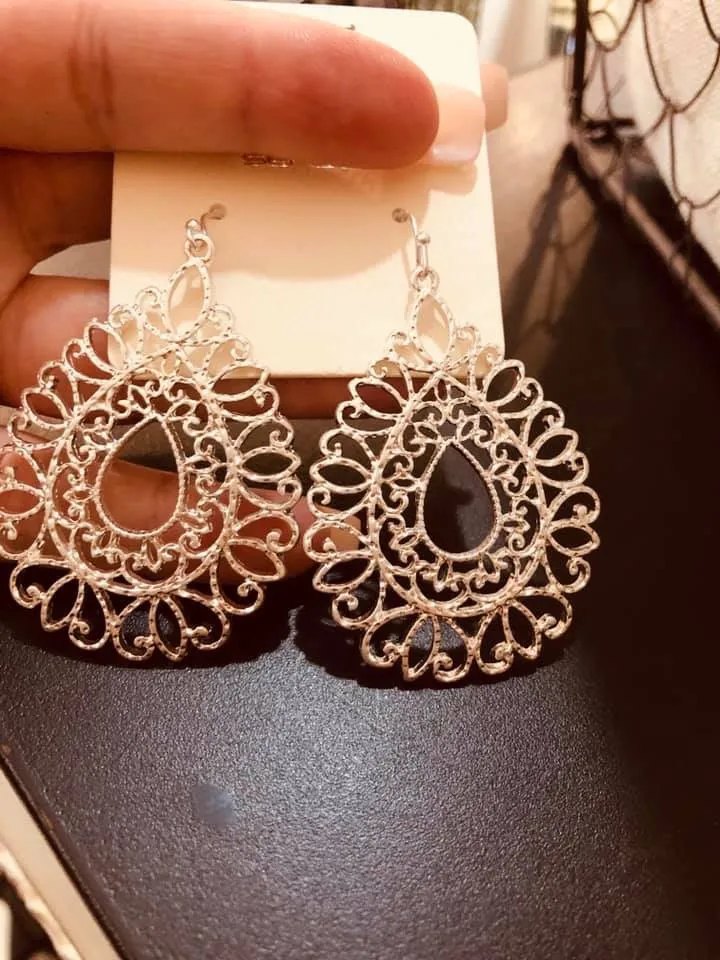 Tear Drop Filigree Earrings